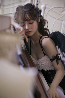 罗百吉吹喇叭
